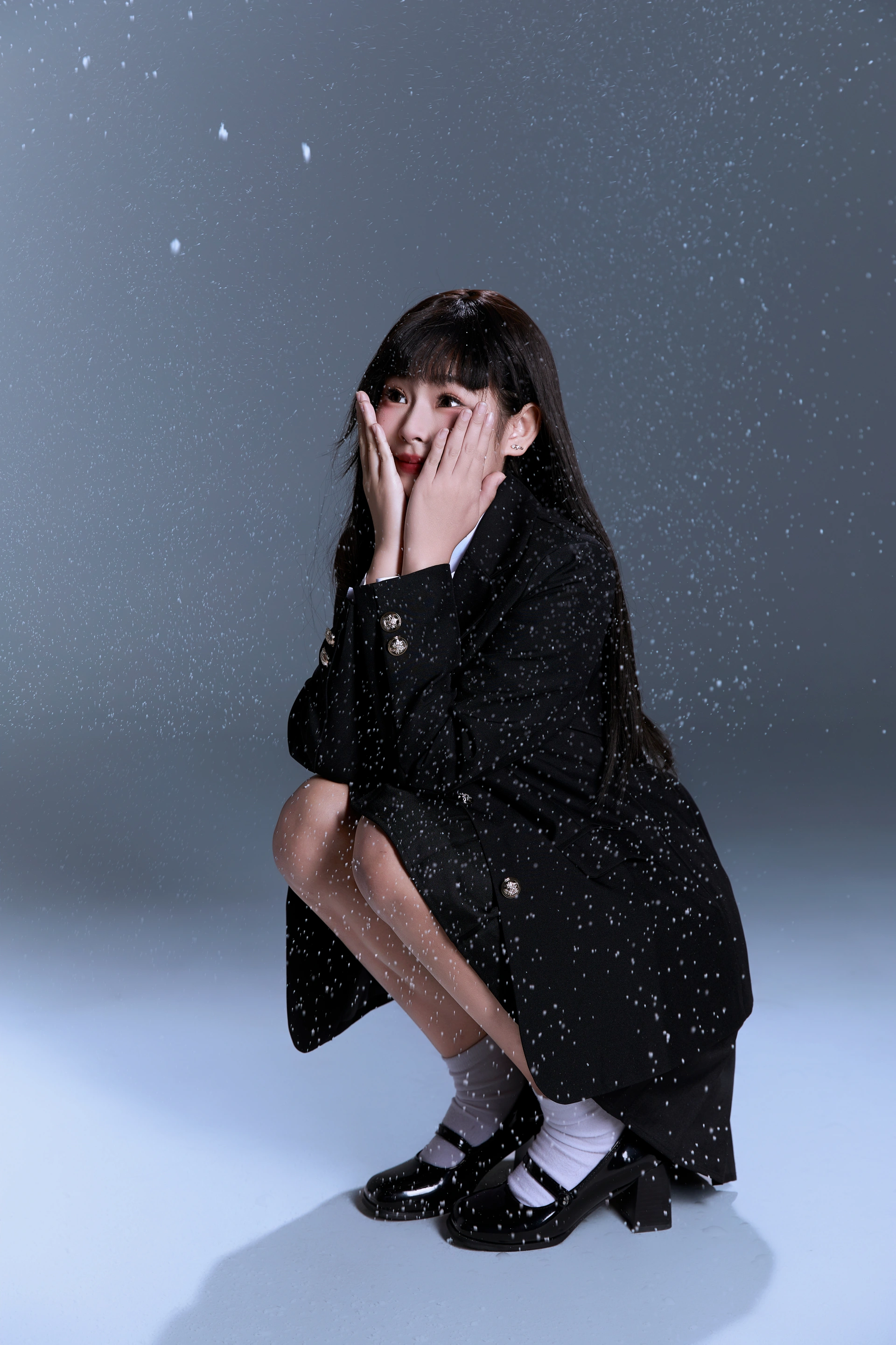 [YITUYU艺图语]2025.03.02 韩系雪景jk写真 啊丹 2